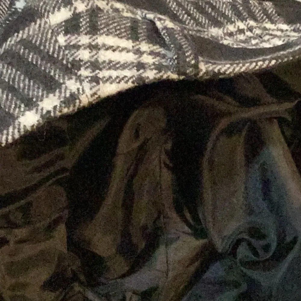 L.L. Bean black and cream plaid 100% Wool flare signature trousers size 10 - Picture 11 of 12
